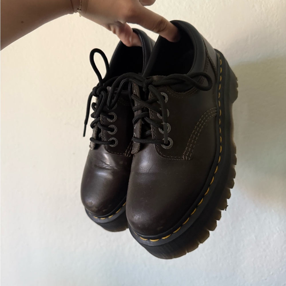 8053 Doc Martens in Dark Brown